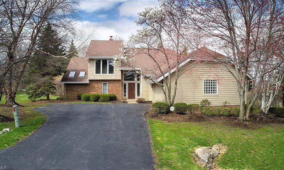 1st image of 33980 Redbridge Ln