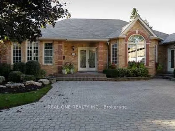 207 Kennedy St W, Aurora, ON L4G 2L9