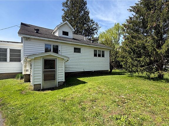 4th image of 6995 Coleman Mills Rd