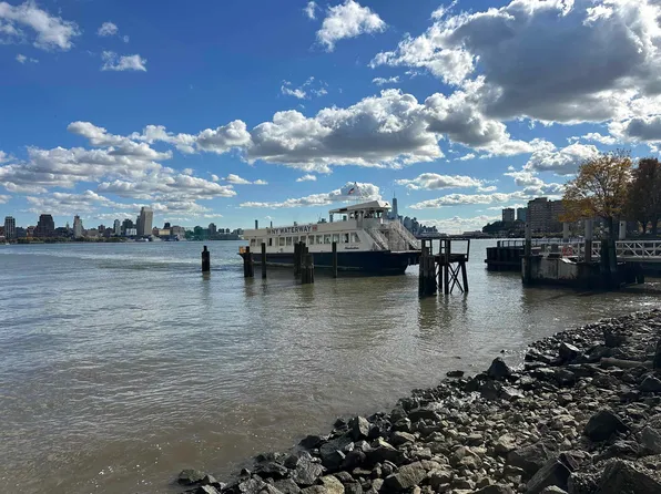 600 Harbor Boulevard image 30 of 32