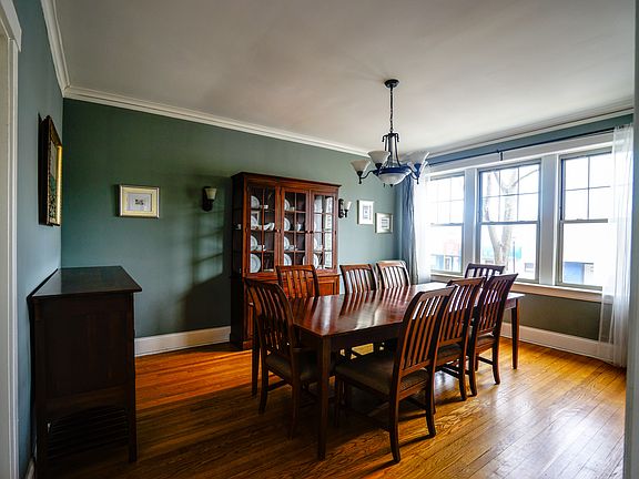 4th image of 449 N Lombard Ave APT 1