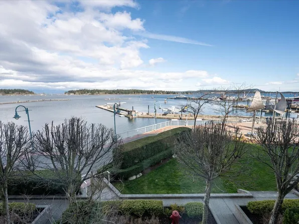 38 Front St #Townhouse 10, Nanaimo, BC V9R 0B8