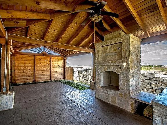 4th image of 2921 N Umberland Dr