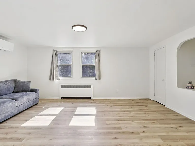 Charming 1, 2, and 3-Bedroom Townhomes in a Quiet Pittsburgh Neighborhood — Photo 25