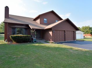 522 Meadow Ct, Winthrop Harbor, IL