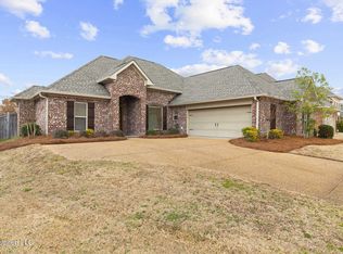 325 Gladeview Pl, Brandon, MS 39047