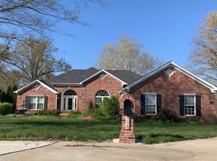 7448 Lonewolf Ct, Fairview Heights, IL 62208