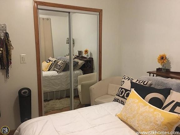 5th image of 3018 23rd St APT 4F