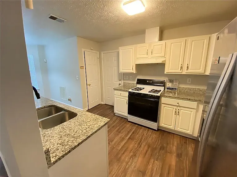 1110 Winter Park Ln — Photo 10