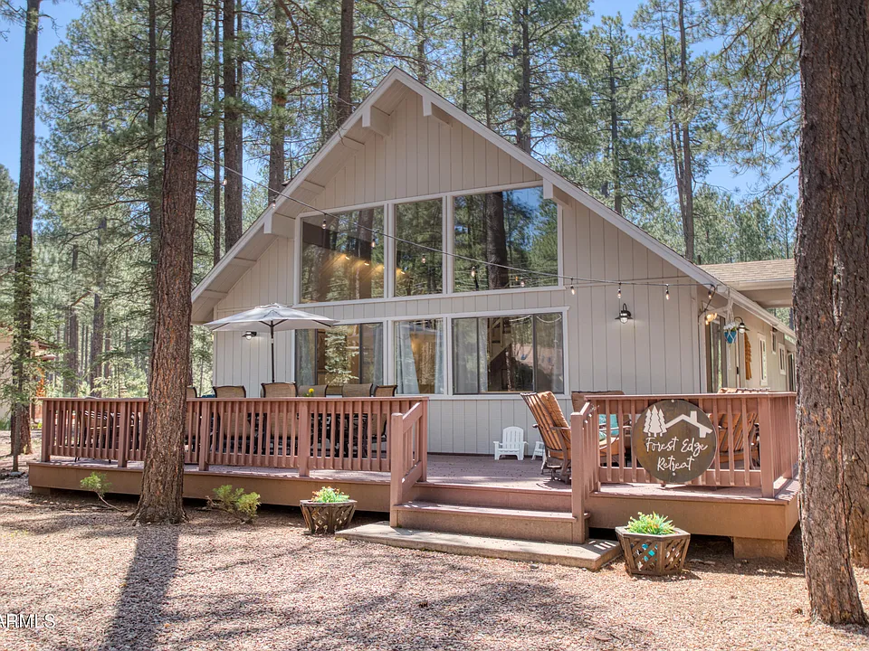 7897 Country Club Dr