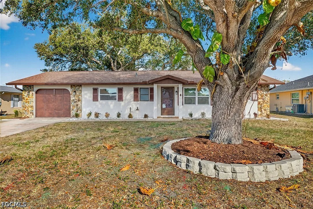 3 bed, 2.0 bath, 1315 sqft, $2,000 — Photo 1