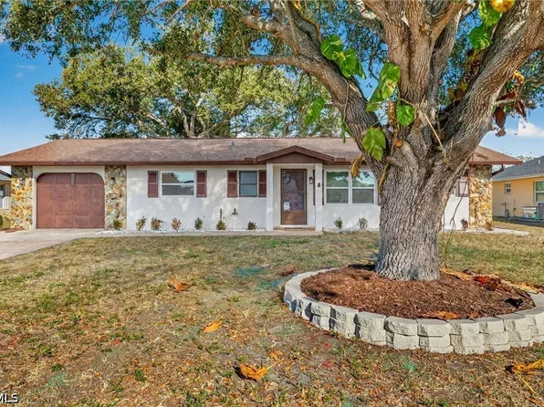 876 Linnaen Ter NW, Pt Charlotte, FL 33948