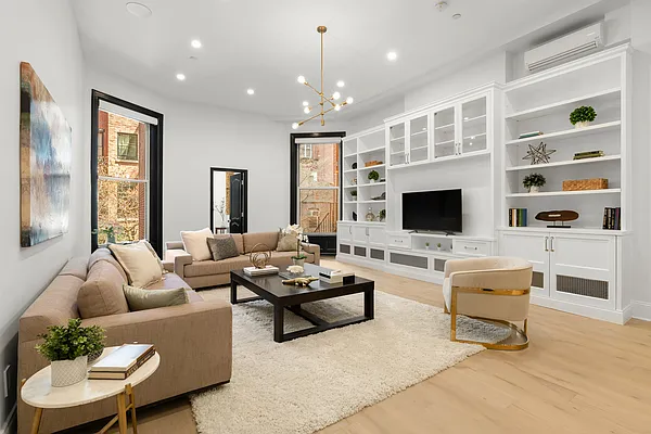 Sold by Compass | media 7