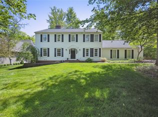 557 Fox Run Trl, Aurora, OH 44202