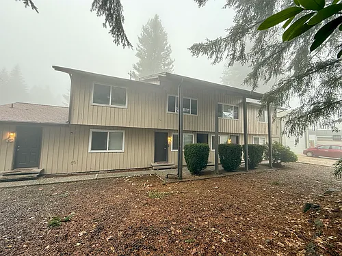 820 NE Riddell Rd #D Photo 1