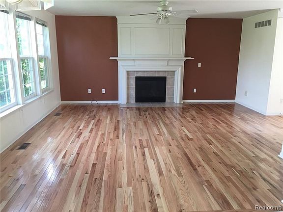 3rd image of 216 Biltmore Blvd