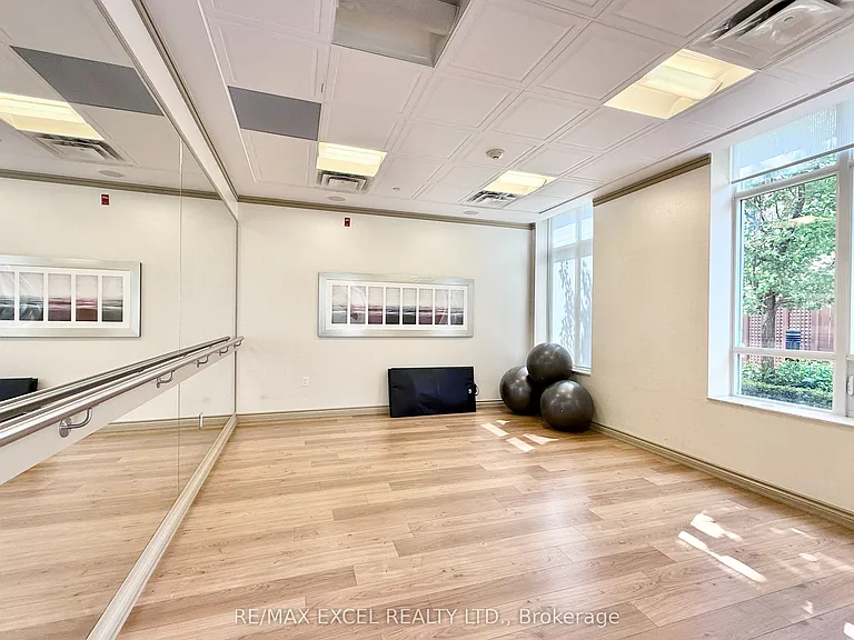 10101 N Yonge St #408 — Photo 39