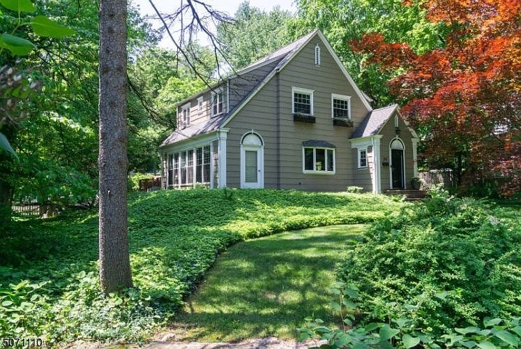 1st image of 250 Glen Ave