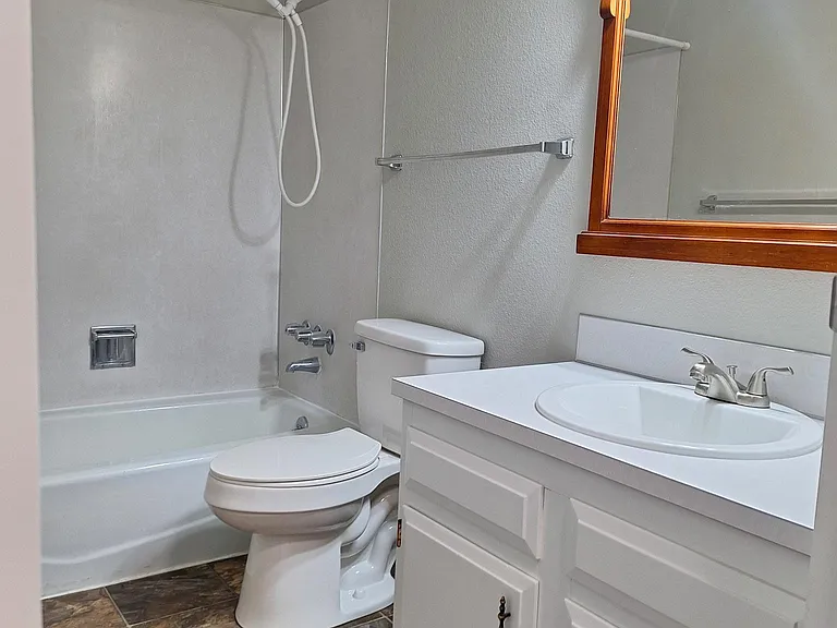 265 NE Silver Pine Dr — Photo 9