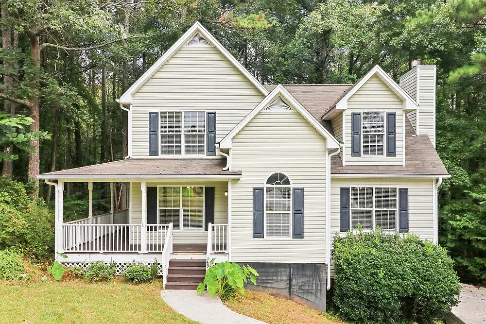4 bed, 2.5 bath, 1739 sqft, $2,115 — Photo 1
