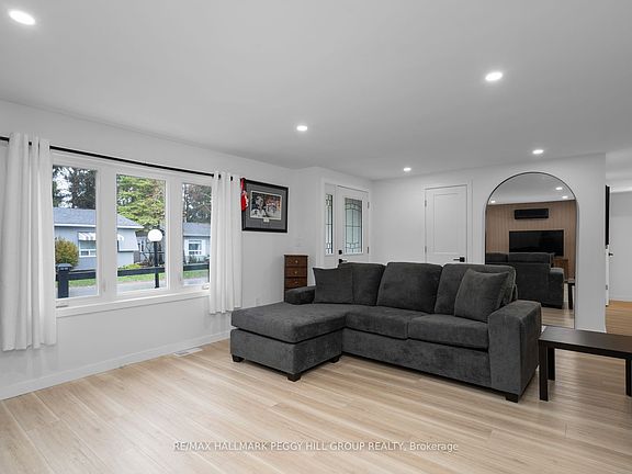 3rd image of 15 Cherrywood Ln