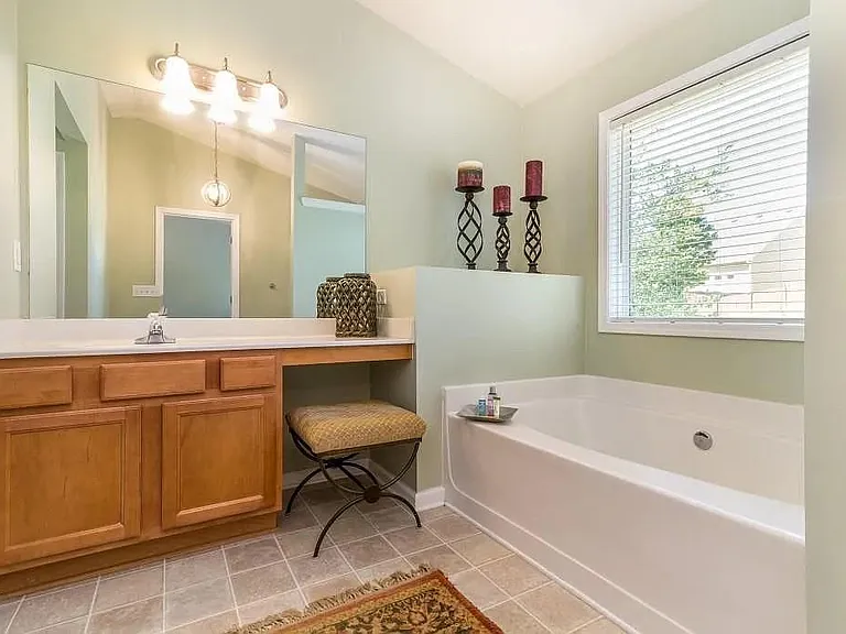 5640 Sterling Ct — Photo 10