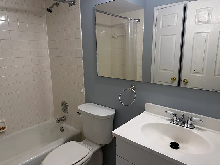 10427 Briarbend Dr #8 — Photo 11