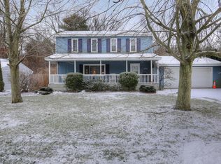 11070 Woodbushe Dr SE, Lowell, MI 49331