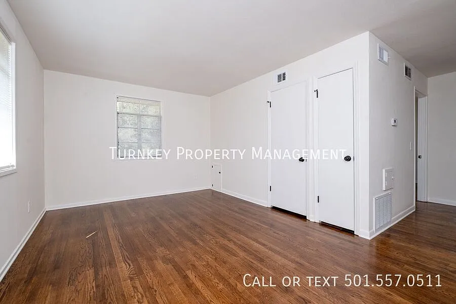 615 Sherman St Unit D -- Half Off First Month's Rent!! — Photo 4