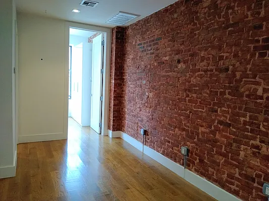 Rented by Evergreen Realty & Investments | media 38