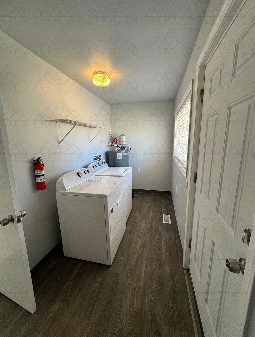 Updated 3 bed / 1 bath — Photo 2