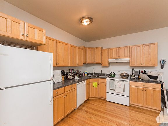 2nd image of 3941 N Monticello Ave Unit 201