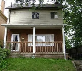 1008 Sutherland St photo 1