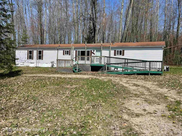 7100 Spring Ave, Lake, MI 48632