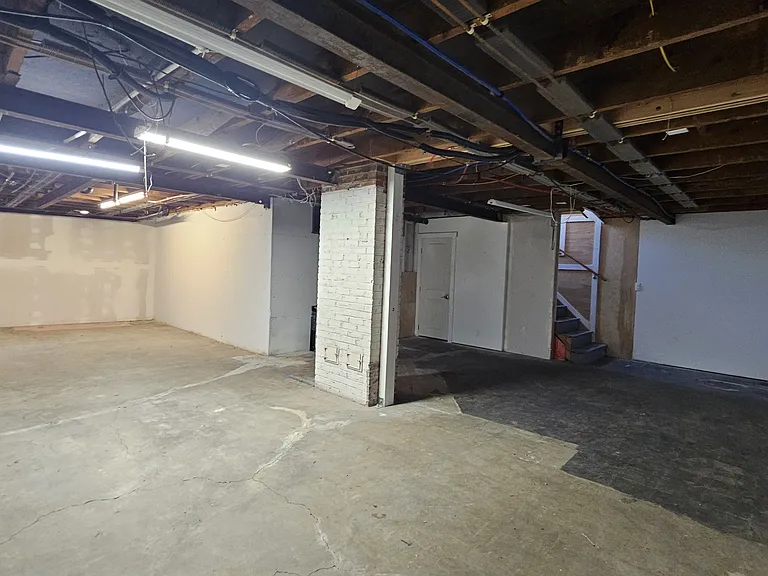 1495 S Marsh Ave — Photo 31