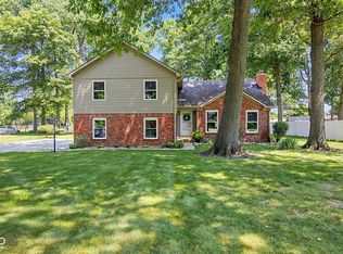 1336 Heron Dr E, New Palestine, IN 46163