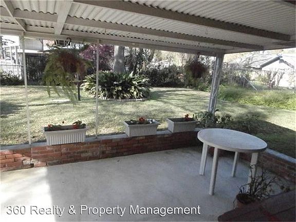2nd image of 10406 Shadow Wood Dr