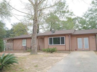 5961 Queen St, Milton, FL 32570