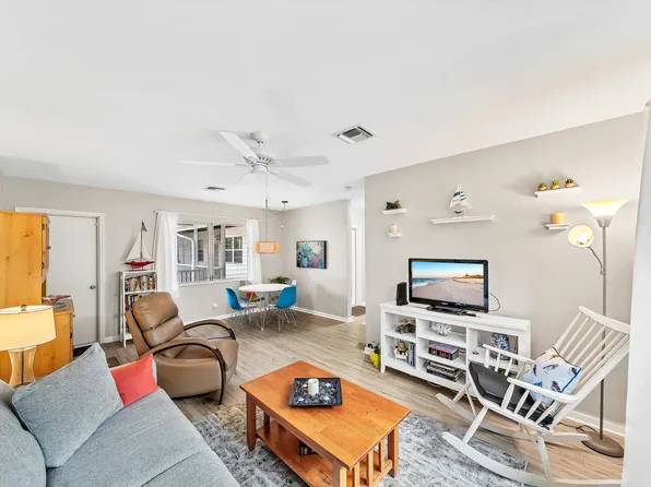 520 NE 7th Avenue #2d, Delray Beach, FL 33483