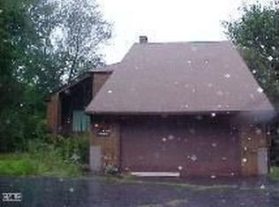 1950 Old Town Rd, Trumbull, CT 06611