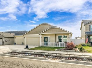 1660 Hondeleau Ln, Medford, OR 97504