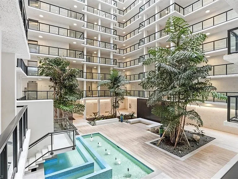 4031 Gulf Shore Blvd N #25 — Photo 2