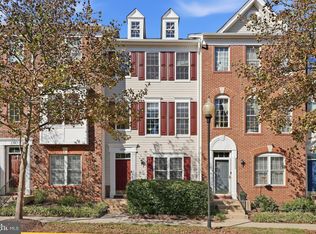 42838 Smallwood Ter, Chantilly, VA 20152