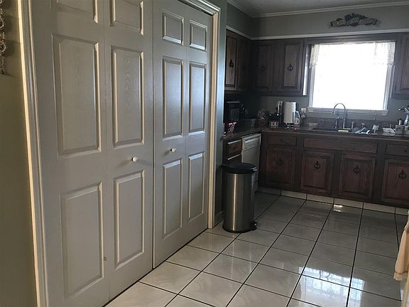 3rd image of 1429 Bernice St