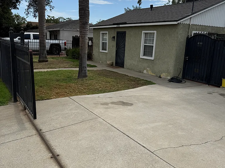 2806 N H St — Photo 20