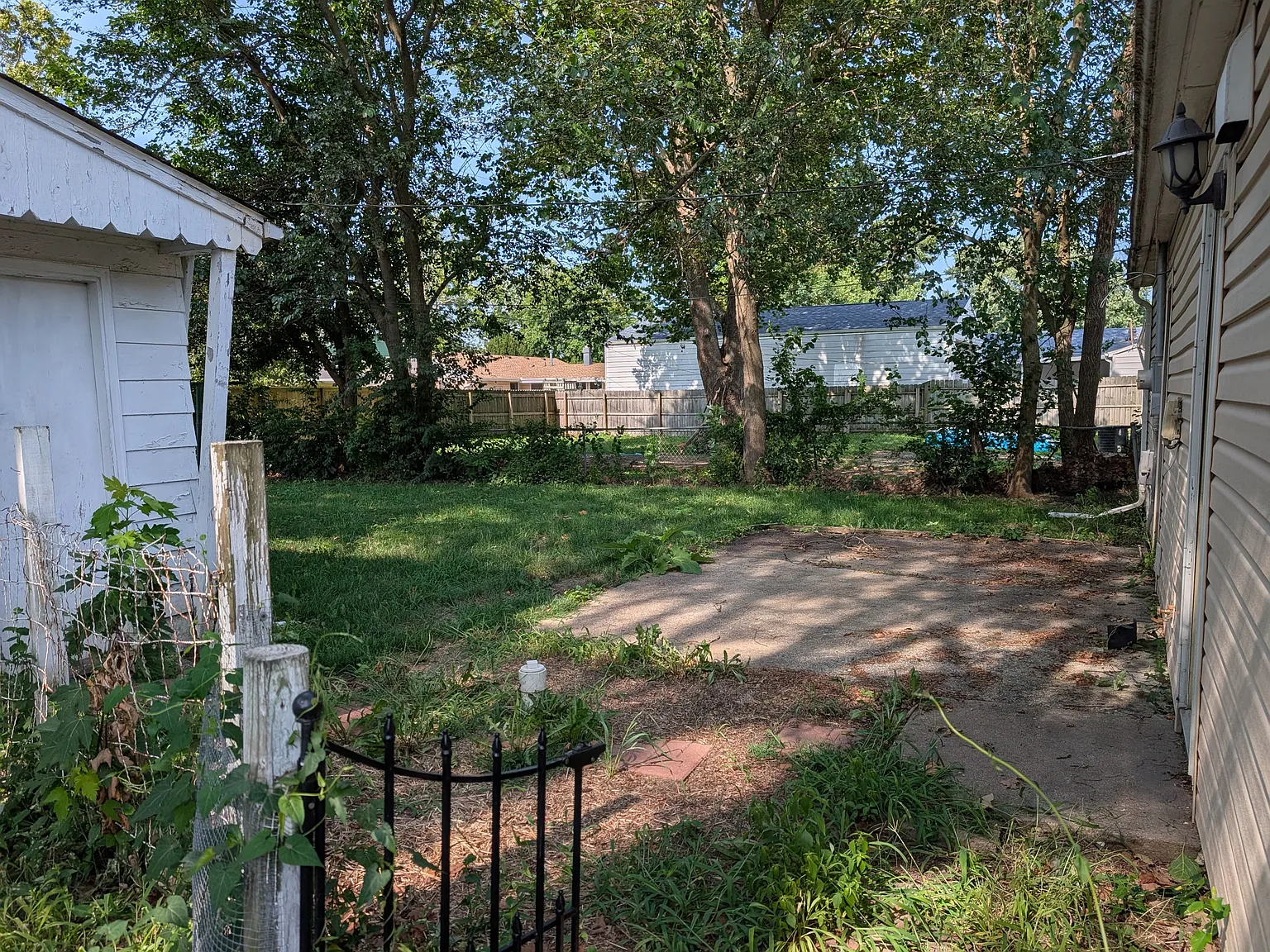 1805 Southwood Drive - 1 — Photo 2