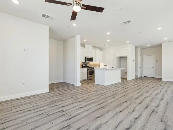 7029 Cedar Creek Dr, Grand Prairie, TX 75054