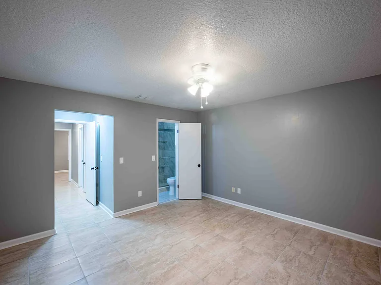 1623 Twin Oak Dr E — Photo 27