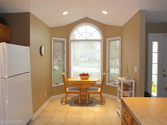 5th image of 1871 Turnstone Ln NE