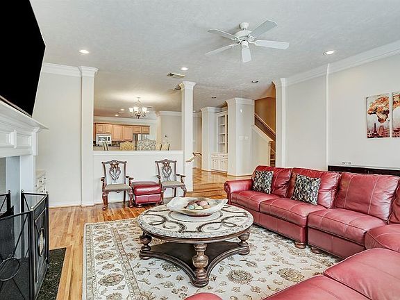 3rd image of 3006 Orchard Dr